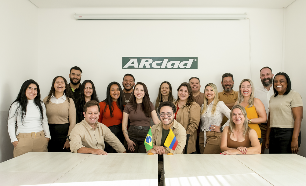 Collage de colaboradores de arclad a lo largo de latinoamerica
